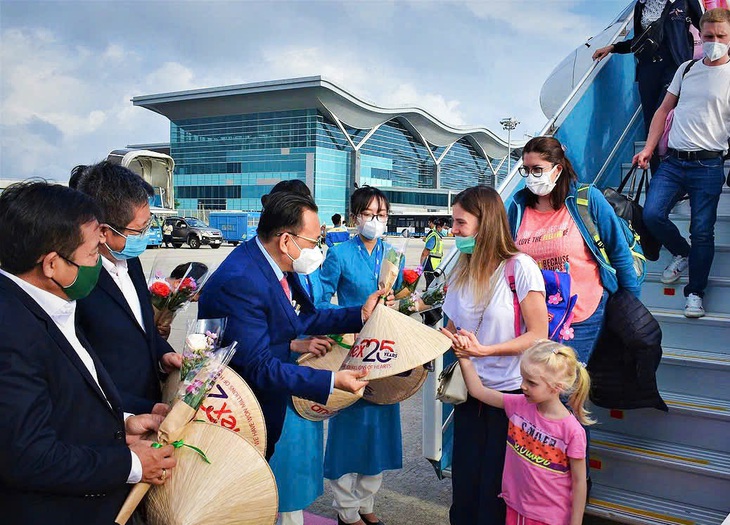 Mở chuyến bay thẳng từ Nga đến Cam Ranh - Ảnh 1.