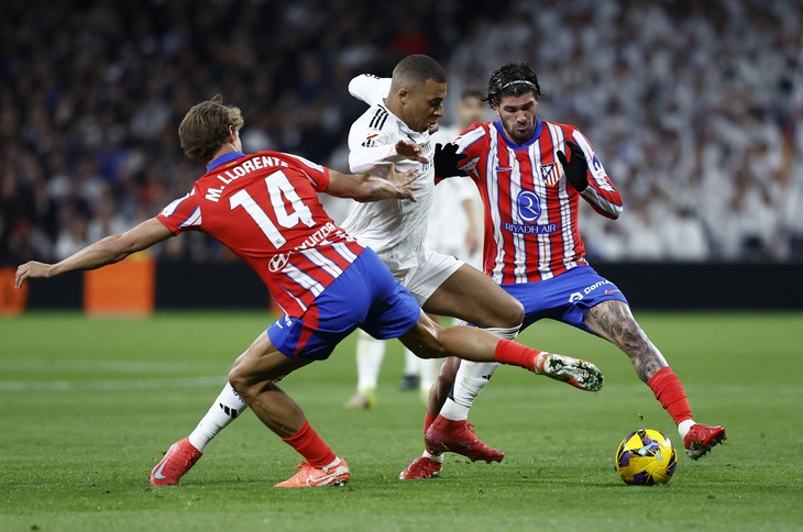 Mbappe giúp Real Madrid giữ ngôi đầu La Liga  - Ảnh 2.