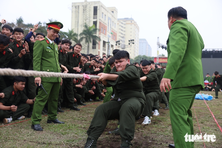 Tuổi trẻ Cảnh sát cơ động phát động phong trào thi đua '3 xung kích， 5 rèn luyện' - Ảnh 5.