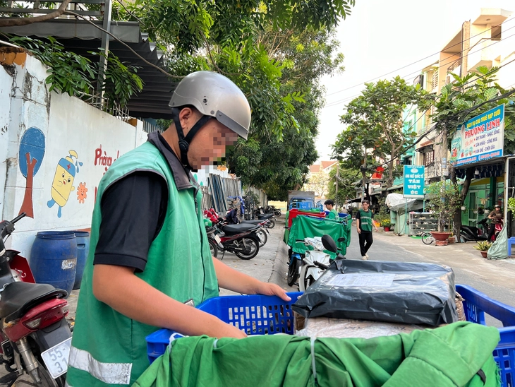 Các sàn thương mại, đơn vị chuyển phát cảnh báo khách hàng tránh thủ đoạn lừa đảo - Ảnh 1.