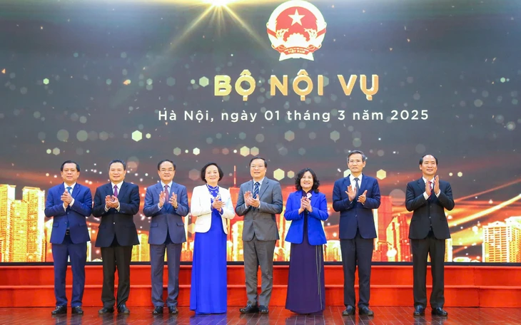 Bộ Nội vụ đề nghị rà soát số lượng， chất lượng cán bộ， công chức cấp xã， báo cáo trước 10-3 - Ảnh 2.