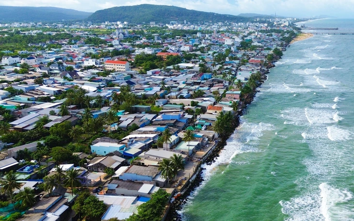 Đẩy nhanh bồi thường, hỗ trợ tái định cư làm dự án đường ven biển phía Tây đảo Phú Quốc - Ảnh 2.