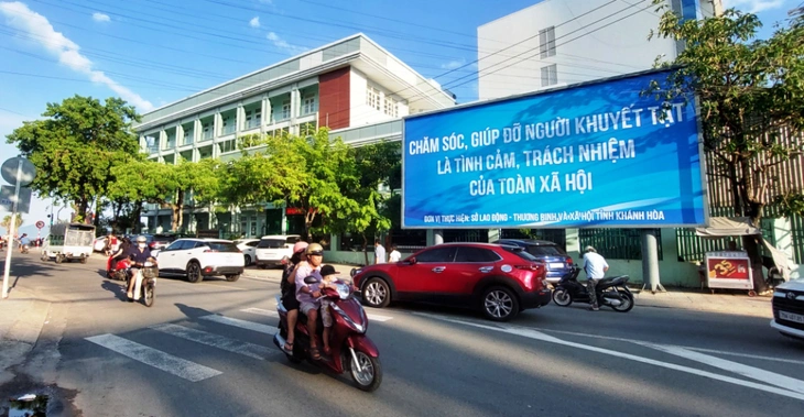 Nha Trang đã chi trả ‘tiền trợ cấp xã hội’ cho dân ở 22 xã, phường - Ảnh 1.