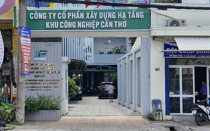 Tuyên án 11 bị cáo nguyên lãnh đạo, viên chức Công ty Phát triển hạ tầng KCN Hậu Giang - Ảnh 3.