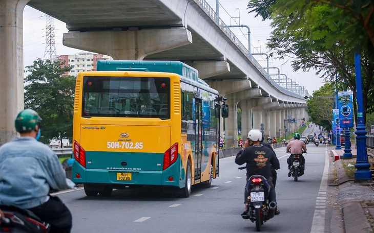 TP.HCM ban hành định mức, gỡ nút thắt, mở đường cho xe buýt điện phát triển - Ảnh 3.