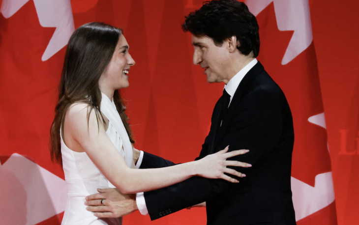 Con gái ông Trudeau nói sẽ 'lấy lại cha', tiềm năng trở thành thủ tướng Canada - Ảnh 2.