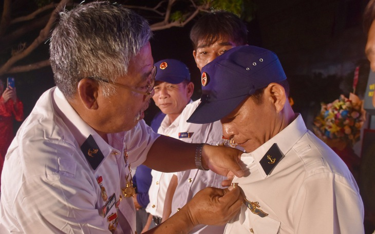 Hơn 70 năm sau ngày hi sinh, di vật liệt sĩ được bàn giao về gia đình - Ảnh 2.