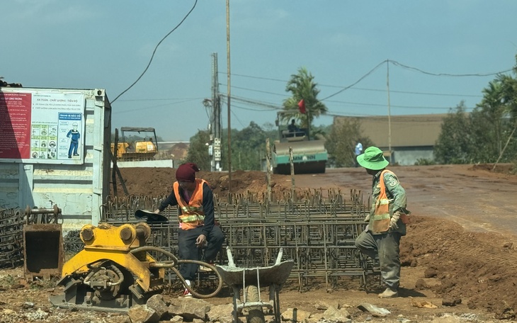 Đắk Lắk tiếp tục giám sát hàng loạt dự án đầu tư, chấn chỉnh vi phạm - Ảnh 4.