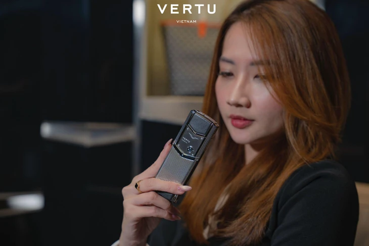 Vertu Signature V 4G - nghệ thuật cổ điển, công nghệ tiên tiến cùng hội tụ  - Ảnh 2.