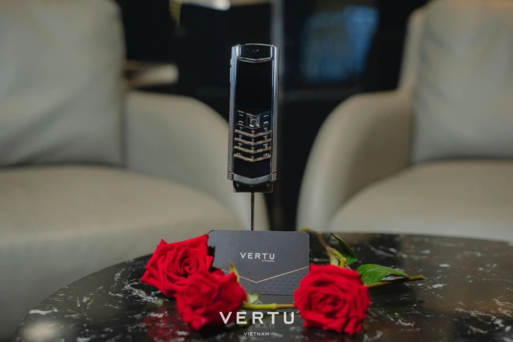 Vertu Signature V 4G - nghệ thuật cổ điển, công nghệ tiên tiến cùng hội tụ  - Ảnh 3.