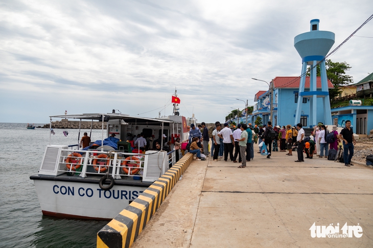 Quảng Trị kiến nghị mở rộng đảo Cồn Cỏ, kéo điện và nước từ đất liền ra - Ảnh 3.