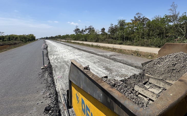 Bộ Xây dựng thúc Đắk Lắk bàn giao dứt điểm mặt bằng cho dự án đội vốn, chậm tiến độ - Ảnh 3.