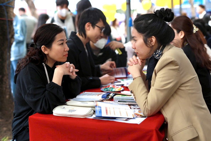 Lưu ý gì khi ôn thi tốt nghiệp, xét tuyển đại học 2025? Học nghề truyền thông có bị AI có chiếm chỗ? - Ảnh 10.