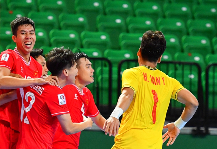 Tuyển futsal Việt Nam đá giao hữu với đội vào tứ kết World Cup futsal 2024 - Ảnh 1.