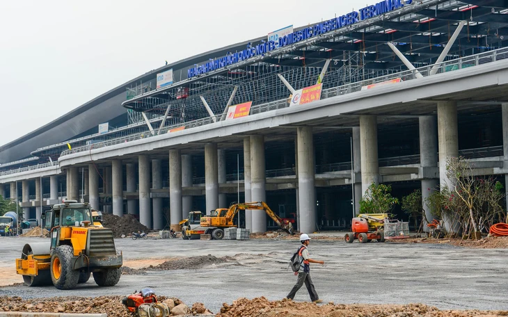 Nhà ga T3 sân bay Tân Sơn Nhất sắp hoạt động, TP.HCM đưa xe buýt chất lượng cao kết nối - Ảnh 2.