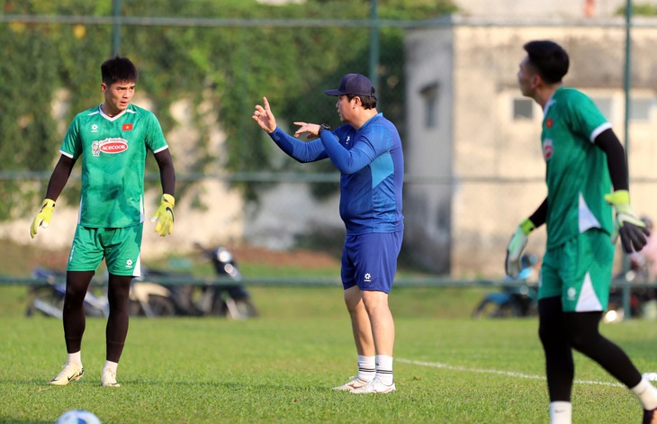 Gặp Campuchia và Lào: Ai sẽ bắt chính ở tuyển Việt Nam? - Ảnh 2.