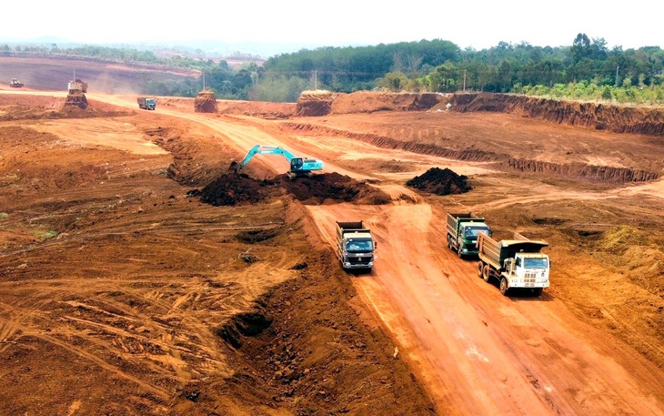 Những thỏi nhôm đầu tiên ra đời, bước ngoặc ngành công nghiệp luyện kim Việt Nam - Ảnh 2.