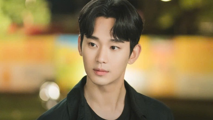 Kim Soo Hyun bị tung clip thân mật với Kim Sae Ron, dân mạng tranh cãi - Ảnh 4.