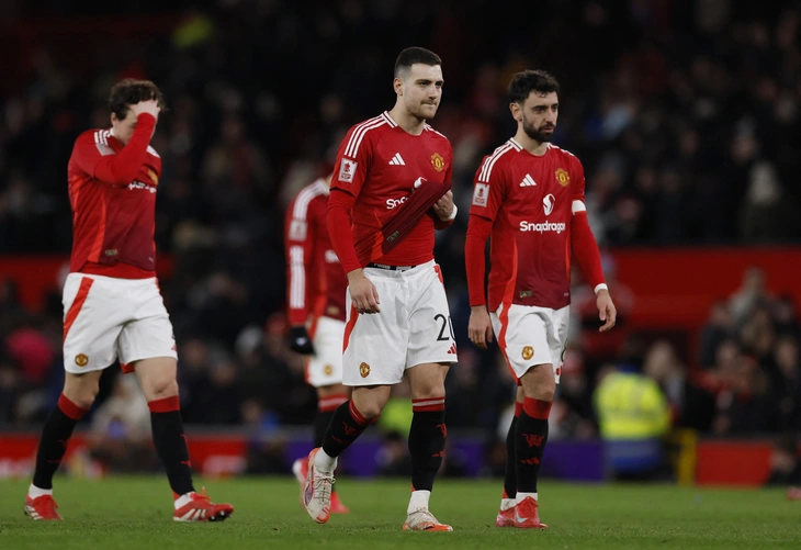 Fulham biến Man United thành cựu vương ở Cúp FA sau loạt luân lưu - Ảnh 1.