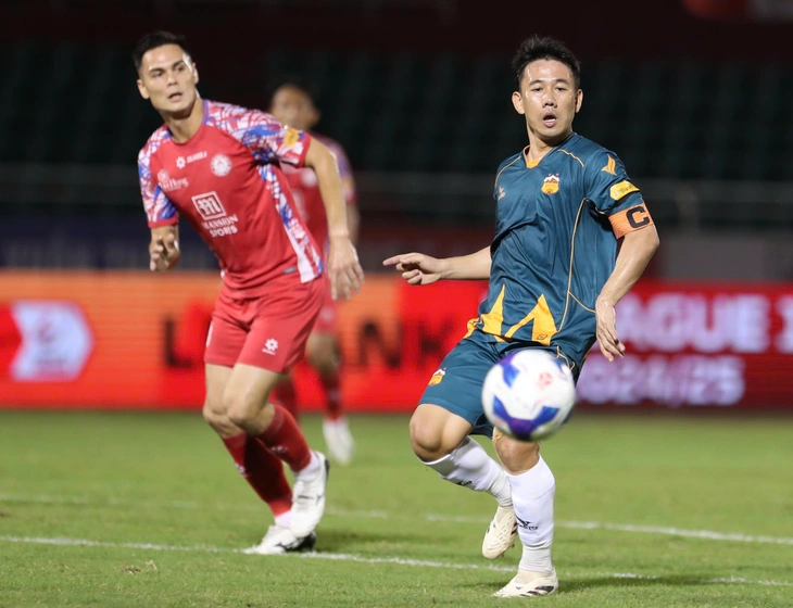 Hoàng Anh Gia Lai chuẩn bị đua trụ hạng V-League 2024-2025 - Ảnh 1.