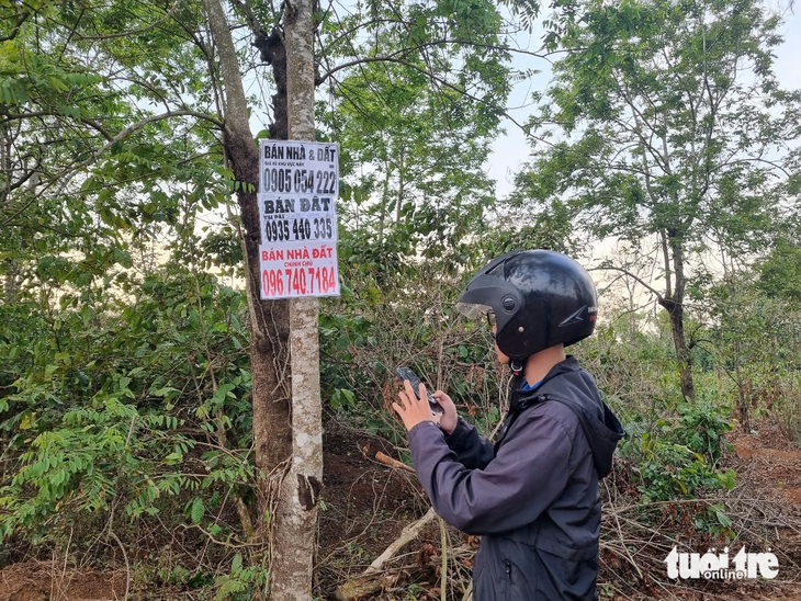 Người dân Đắk Lắk ùn ùn làm thủ tục đất đai, nhiều nơi quá tải - Ảnh 5.