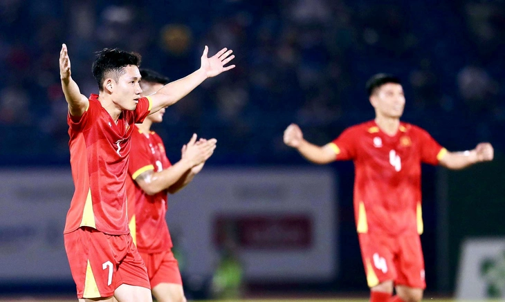 Việt Nam - Campuchia 2-1: Màn làm nóng cần thiết - Ảnh 1.