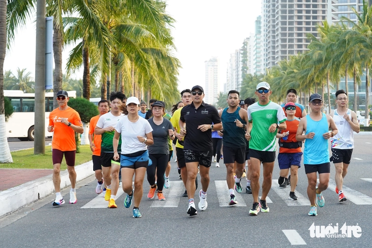 Marathon Quốc tế Đà Nẵng 2025 lập kỷ lục số vận động viên quốc tế tham gia - Ảnh 3.