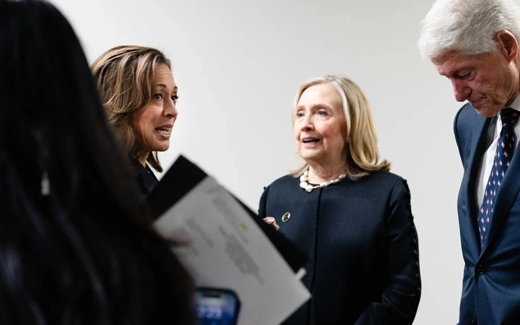Bà Harris kêu gọi chống lại 'cuộc khủng hoảng do Trump gây ra' - Ảnh 3.
