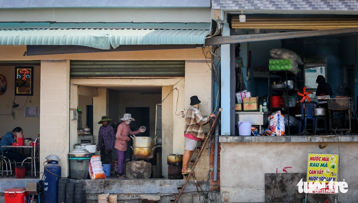 Đường thấp 3m, bao giờ người dân dự án vành đai 3 Tân Vạn hết cảnh leo thang vô nhà?  - Ảnh 4.