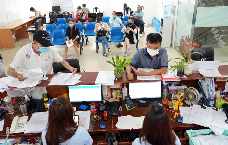 Tin tức sáng 28-6 - Ảnh 1. Tin tức sáng 28-6: Mức hỗ trợ cho người tham gia BHXH tự nguyện từ 1-7; Bộ Y tế ra khuyến cáo mới - Ảnh 1.