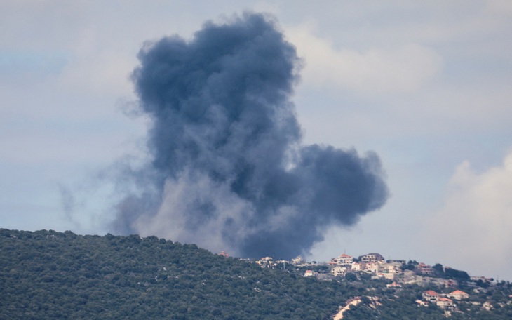 Israel không kích, giết chết vợ chồng lãnh đạo chính trị Hamas đang cầu nguyện - Ảnh 2.