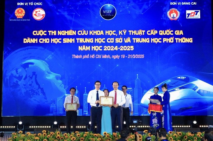 TDTU đăng cai tổ chức thành công cuộc thi KHKT Quốc gia 2025 - Ảnh 2.