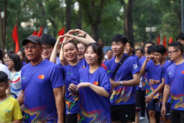 5.000 người tham dự Ngày chạy Olympic vì sức khỏe toàn dân TP.HCM - Ảnh 5.