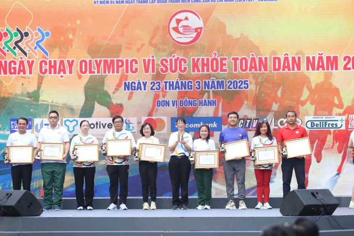 5.000 người tham dự Ngày chạy Olympic vì sức khỏe toàn dân TP.HCM - Ảnh 2.