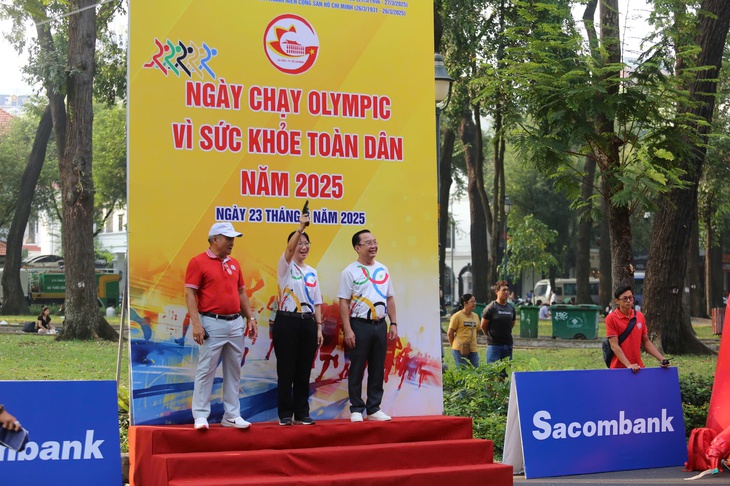 5.000 người tham dự Ngày chạy Olympic vì sức khỏe toàn dân TP.HCM - Ảnh 4.