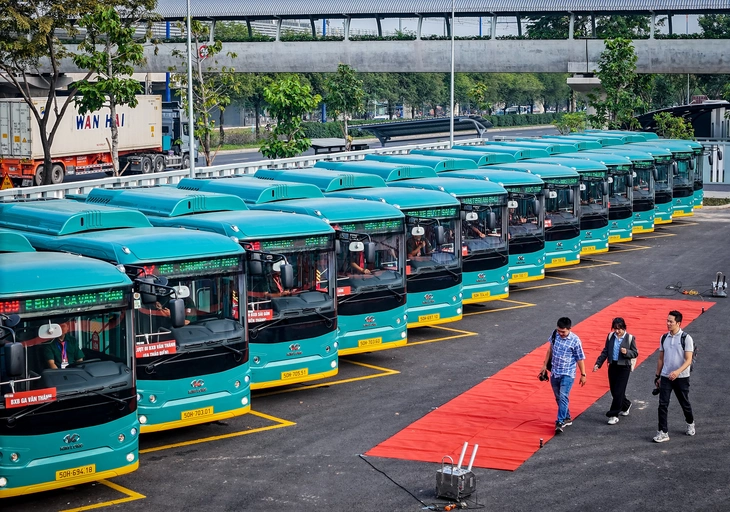 TP.HCM ban hành định mức, gỡ nút thắt, mở đường cho xe buýt điện phát triển - Ảnh 1.