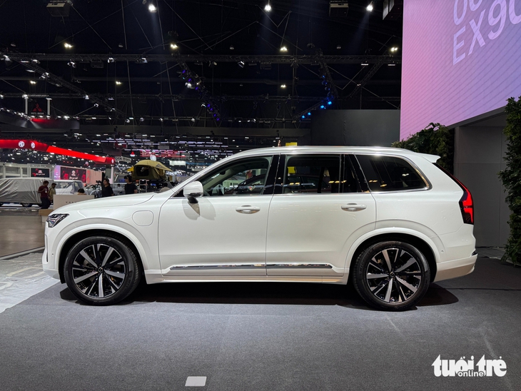 Volvo XC90 2025 sắp về Việt Nam có gì: Máy hybrid 455 mã lực, chạy không cần xăng 70km - Ảnh 11.