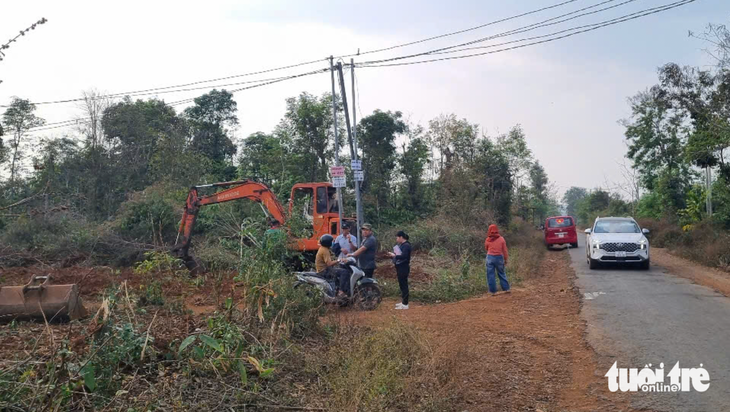 Sập bẫy 'cò', dân mất đất, chính quyền siết quản lý - Ảnh 1.