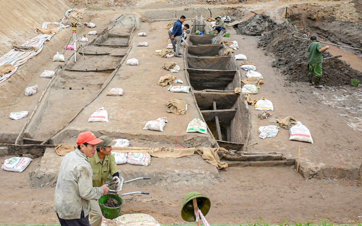 Hé lộ kỹ thuật đóng thuyền cổ 'hai bụng' gần thành Luy Lâu, Bắc Ninh - Ảnh 3.