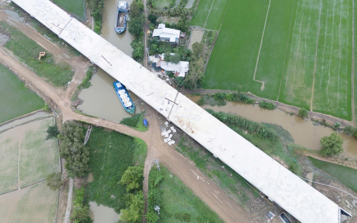 Phấn đấu bê tông nhựa cao tốc Châu Đốc - Cần Thơ - Sóc Trăng 24km ở An Giang - Ảnh 2.