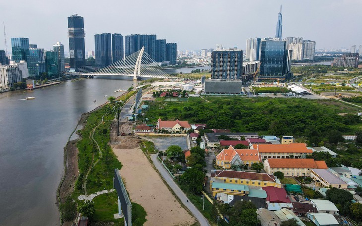 Kiến nghị gỡ vướng mặt bằng, đẩy nhanh tiến độ 4 tuyến đường ở Thủ Thiêm - Ảnh 2.