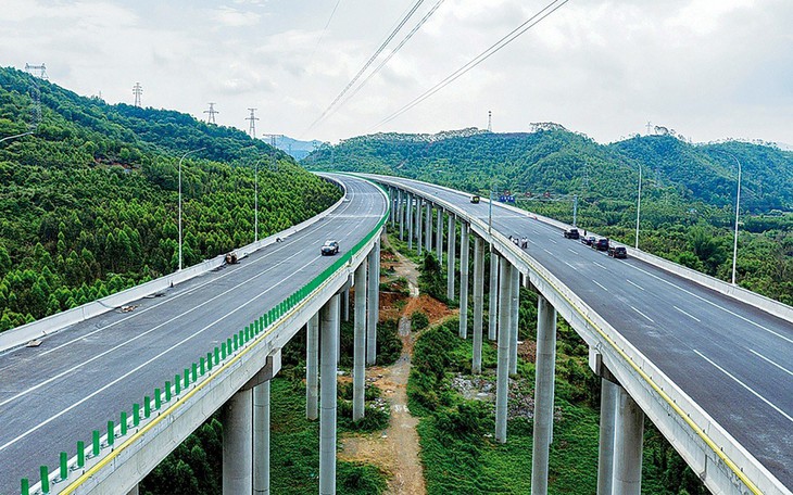 Làm cao tốc Bắc - Nam phía Tây bằng cầu cạn, giảm lượng cát lấp từ 12 xuống còn 1,3 triệu khối. - Ảnh 2.