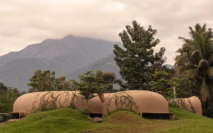 Ngôi nhà Hobbit trên đồng cỏ Nam Mỹ - Ảnh 5.