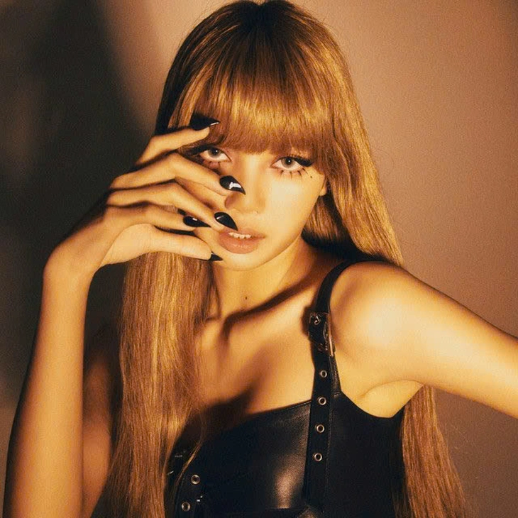 Lisa BlackPink bị tố lừa dối fan; Phim Những thiên thần áo trắng gây sốt trở lại - Ảnh 5.