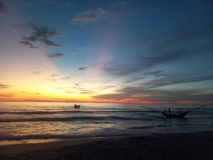 Bình minh trên làng chài Thượng Luật - Ảnh 2.