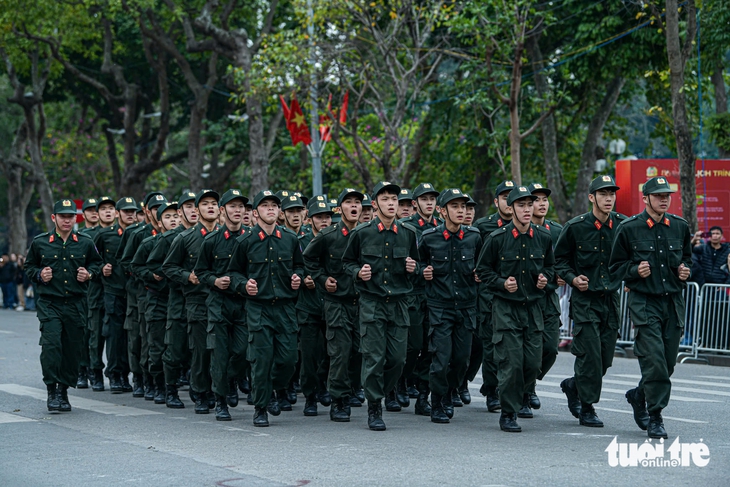 Mãn nhãn màn biểu diễn khí công, võ thuật, truy bắt tội phạm của lực lượng công an  - Ảnh 17.