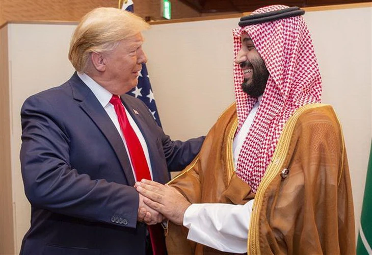 Ông Trump: Sẽ thăm Saudi Arabia đầu tiên, mang 1.000 tỉ USD đầu tư cho nước Mỹ - Ảnh 1.