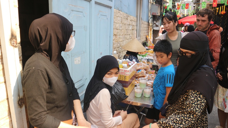 Độc lạ chợ ẩm thực mở mỗi năm đúng 1 lần vào tháng Ramadan - Ảnh 8.