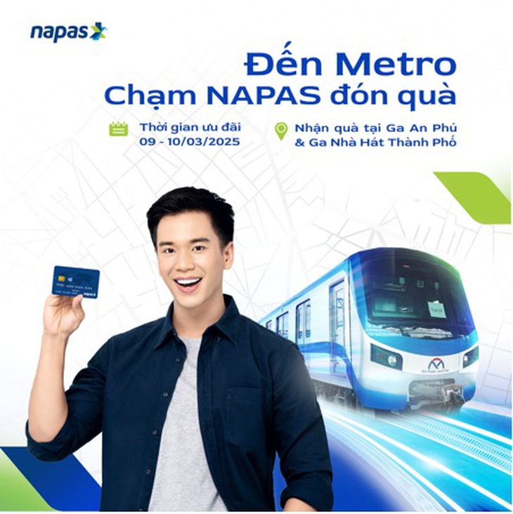 Chủ thẻ NAPAS đi metro ‘xé túi mù’ nhận quà tặng bất ngờ - Ảnh 1.