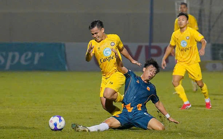 Bảng xếp hạng vòng 16 V-League: Nam Định giữ vững ngôi đầu - Ảnh 3.